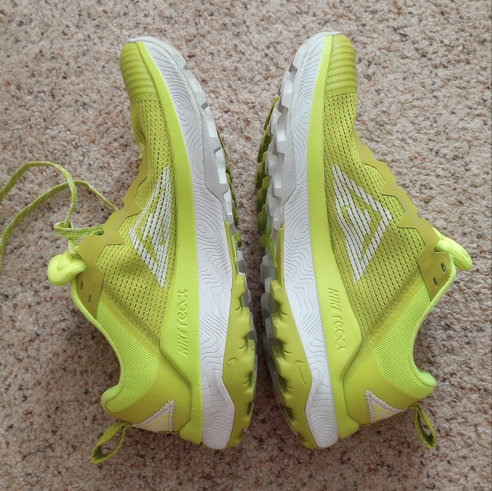 Neon Nike Wild Horse Sneakers Activewear Running Gym Outdoor Size 8 - Picture 6 of 12